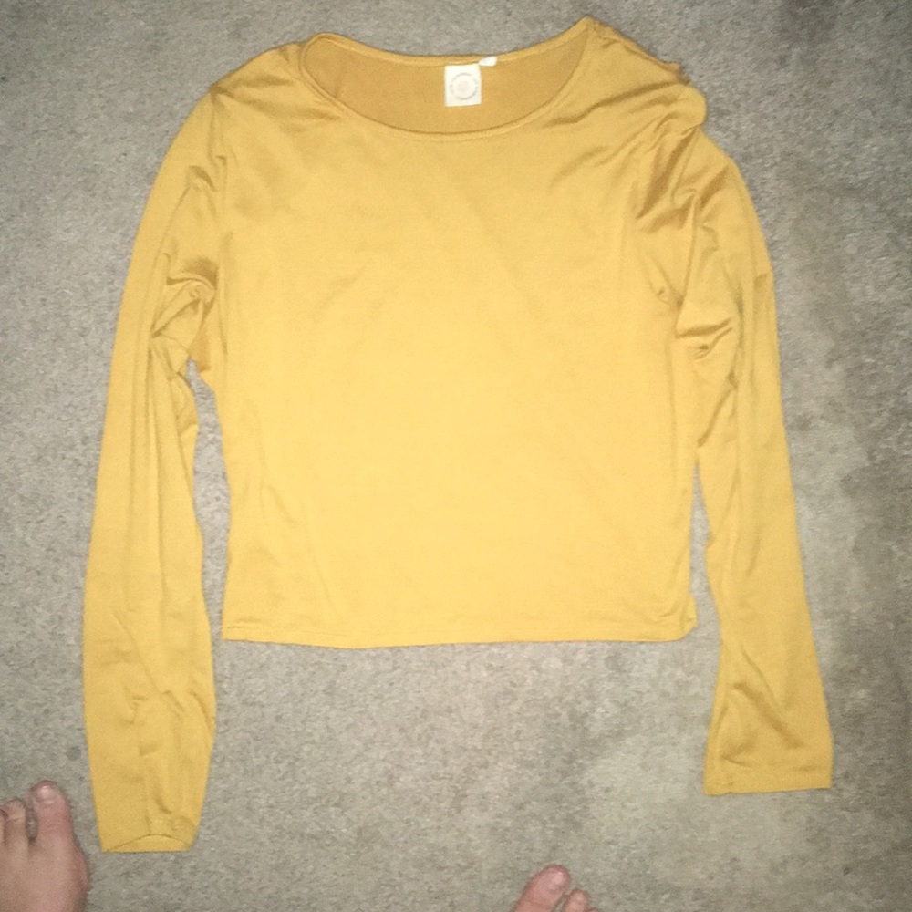 VERY SOFT AND STRETCHY long sleeve cropped shirt